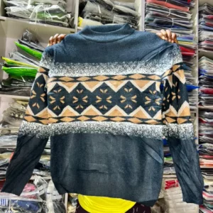 Thick Longsleeve Sweater – Warm & Stylish - Image 3
